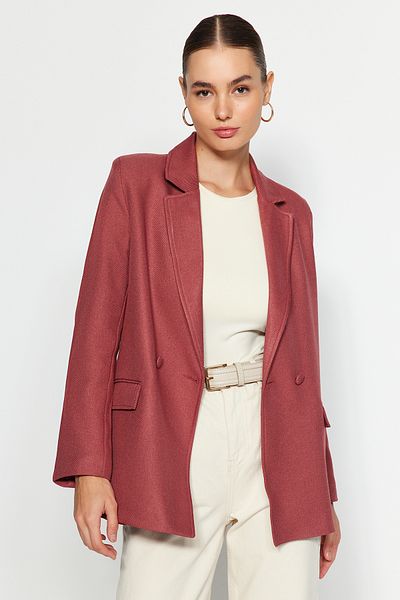 ترينديول كوليكشن سترة منسوجة بأزرار مبطنة عادية من Dusty Rose TWOAW21CE0351