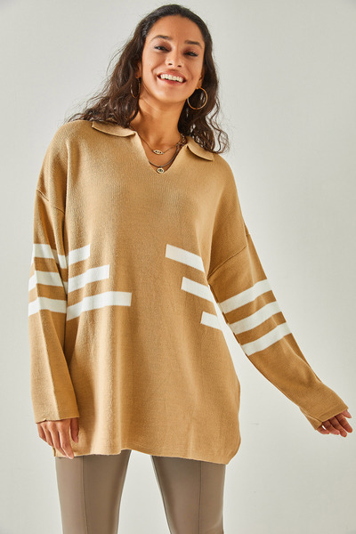 Olalook Дамски трикотажен пуловер с бисквитени райета с детайли, голяма поло яка KZK-19000645