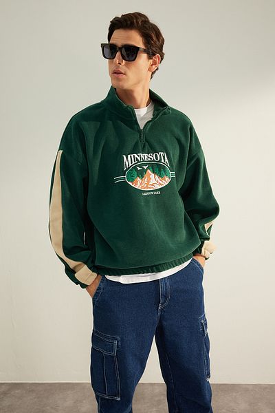 Trendyol Collection Smaragdgrünes Unisex-Sweatshirt in Übergröße/Breitschnitt mit Stehkragen und Anti-Pilling-Fleece TMNAW24SW00034