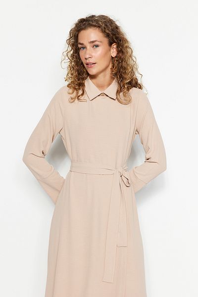 Trendyol Modest Φόρεμα Aerobin Maxi υφαντό σε ανοιχτό μπεζ ζώνη TCTAW24EB00070