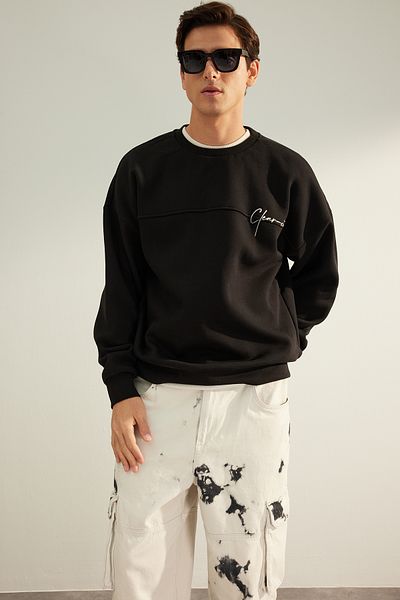 Trendyol Collection лимитирана серия - черен бродиран суичър от полар TMNAW24SW00134