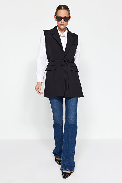 Trendyol Modest Μαύρο σακάκι γιακά με δέσιμο στη μέση με λεπτομέρεια υφαντό γιλέκο TCTAW24YL00025