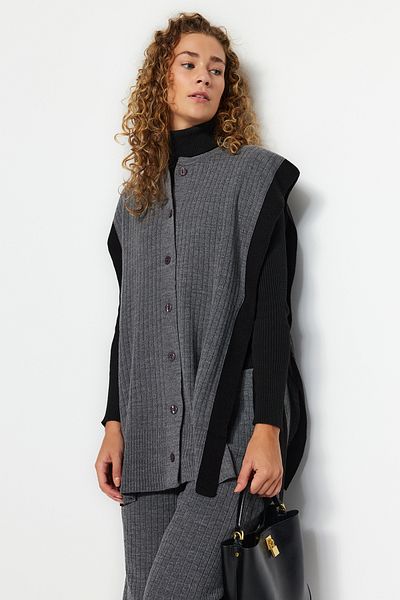 Trendyol Modest Antracit színű blokkolt hasíték részletes mellény-nadrág kötöttáru alsó-felső készlet TCTAW24US00087
