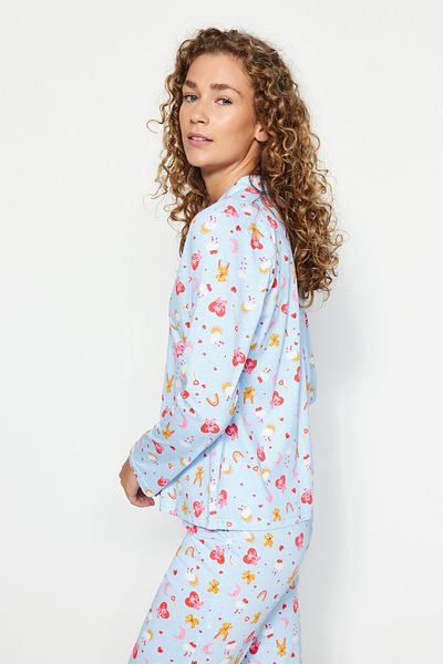 Trendyol Collection Modrá sada pleteného pyžama ze 100% bavlny s medvídkem a srdcem Thmaw24Pt00150
