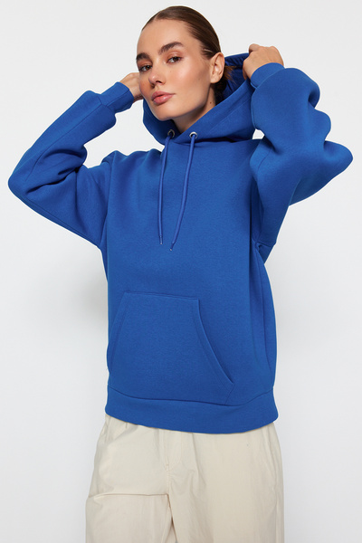 Trendyol Collection Saks Zadní díl s kapucí Potištěný Oversize/Wide Fit Silný fleece Uvnitř Pletená mikina TWOAW24SW00214