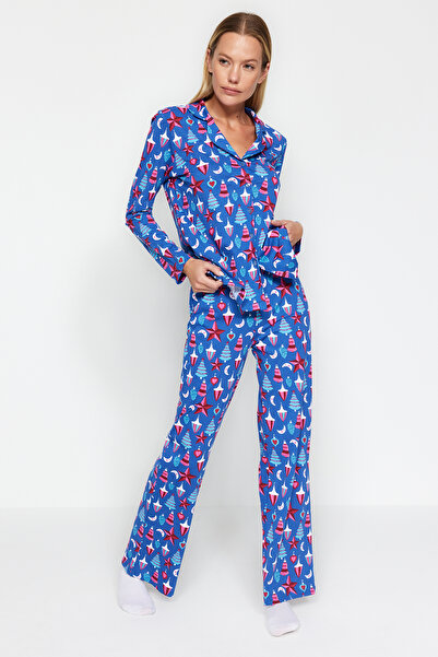 Trendyol Collection Modrá pletená sada pyžama s novoročním motivem – 100% bavlna Thmaw24Pt00054