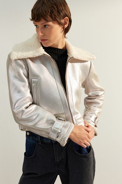 Trendyol Collection Stříbrný plyšový kabát se zapínáním na zip TWOAW24MO00354