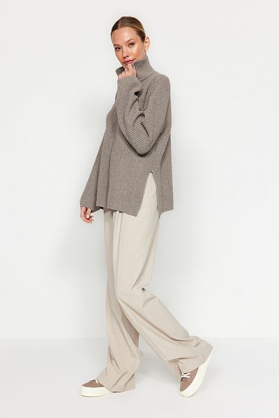Trendyol Collection Nerz Mehr nachhaltiger Strickpullover mit weitem Schnitt TWOAW24KZ01119