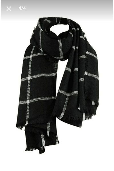 Nilbutik White Plaid Scarf
