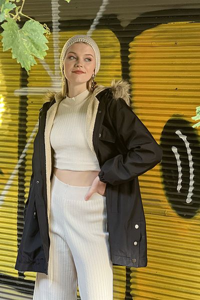 HAKKE Damen-Mantel zum Schnüren mit Kapuze und Druckknöpfen an der Taille