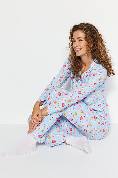 Trendyol Collection Modrá sada pleteného pyžama ze 100% bavlny s medvídkem a srdcem Thmaw24Pt00150