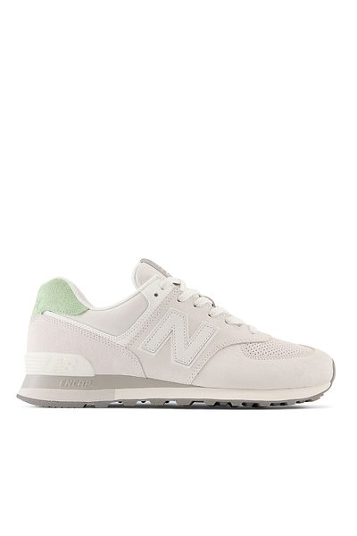 New balance outlet all white shoes