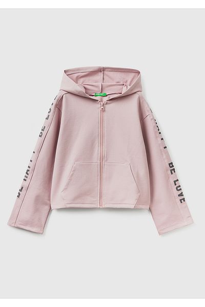 United Colors of Benetton Hanorac pentru fetiță cu scris Dusty Rose - Detaliu mâneci