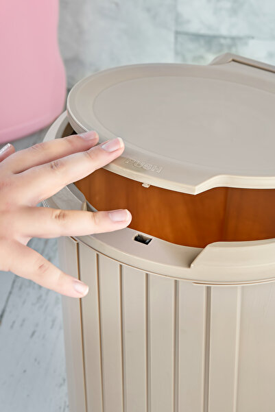 Carat Home Exclusive Push Opening Mechanism Bathroom and Kitchen Pedal Trash Can