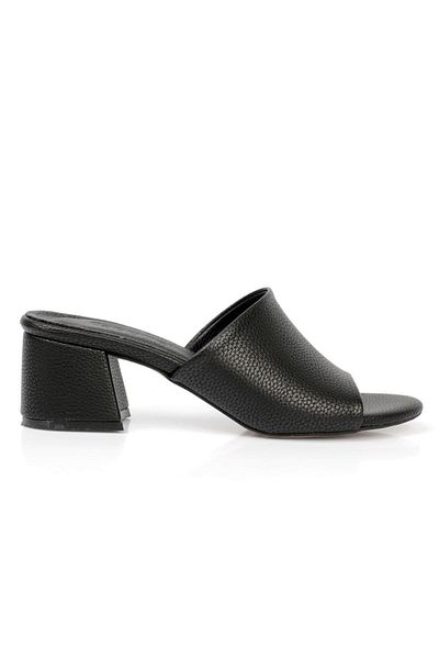 Capone Outfitters Women's slippers