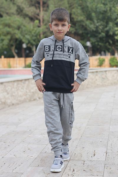 han collection طقم بدلة رياضية بغطاء للرأس وجيب الكنغر وجيب الكنغر من Bronx Boy مقاس 7-14
