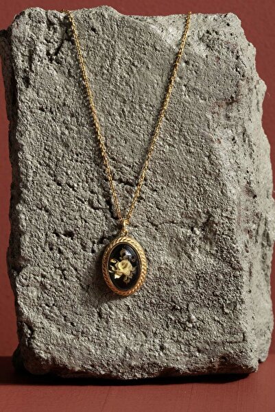 Takıdepo Damla Kehribar İçine Gül Desenli Minimal Gümüş Kolye-Altın Rengi