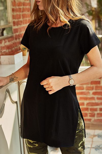 XHAN Schwarzes Damen-T-Shirt mit Schlitz und Rundhalsausschnitt 9YXK1-41909-02