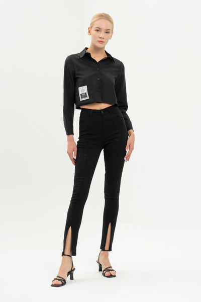 its basic Women's Black Color Detailed Lycra Fabric Slim Fit Denim