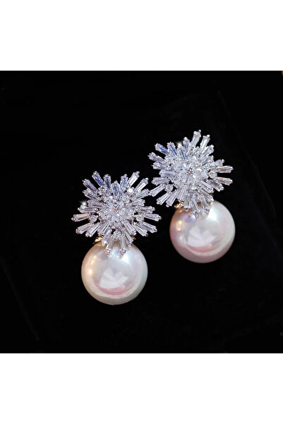 Monemel Kristal Taşlı İnci Detaylı Kristal Küpe(Altın Kaplama)