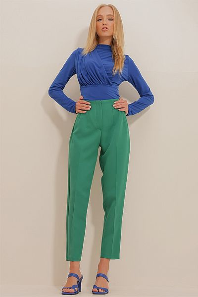 Trend Alaçatı Stili Women's Emerald Green High Waist Front Darts Fillet Pocket Tube Leg Trousers ALC-X10990