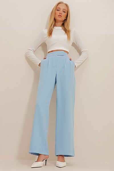 Trend Alaçatı Stili Women's Blue Double Pocket Pleated Snap Closure Woven Trousers ALC-X10982