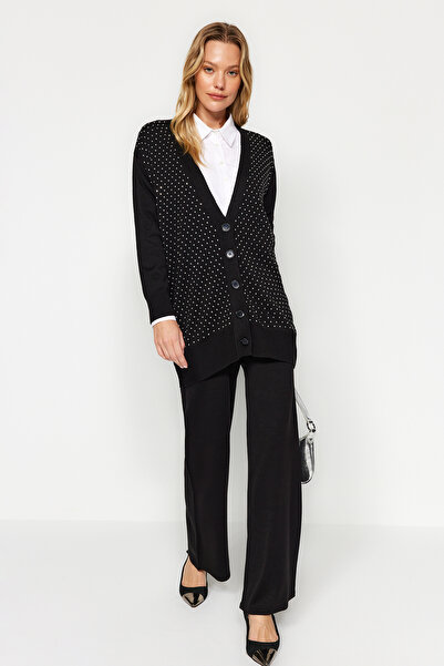 Trendyol Modest Schwarzes Set aus Strickjacke und Hose mit Schmucksteinen, Oberteil und Unterteil TCTAW24US00079