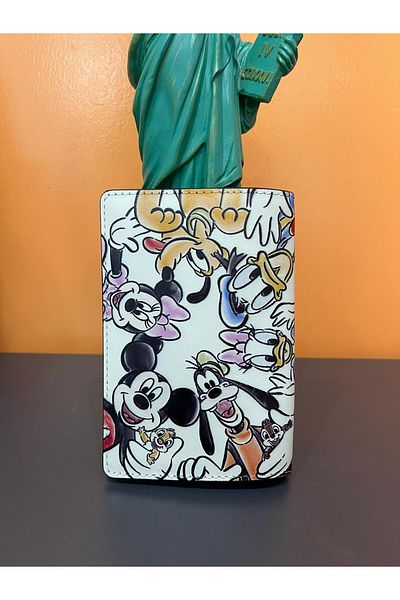 Seyahataksesuar Disney design themed leather passport cover