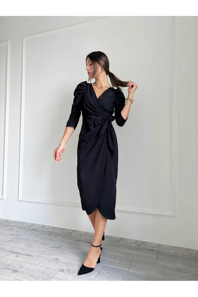 Afiş Butik Rochie neagră cu guler dublu în față