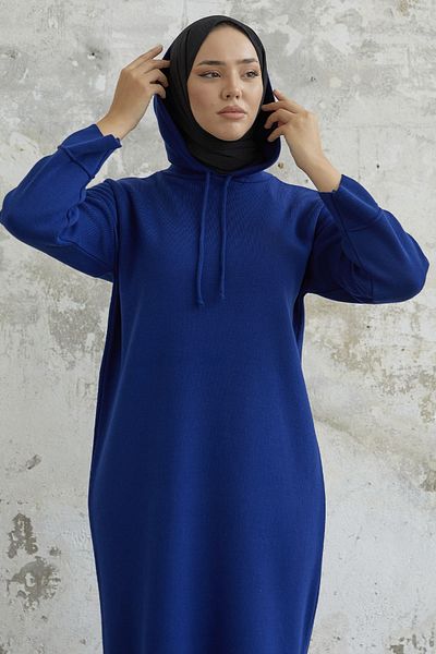 InStyle Pletené šaty Ivona s kapucí - námořnická modrá