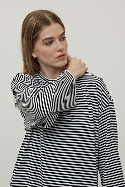 Manuka PRUHOVANÉ TRIČKO S DLOUHÝM RUKÁVEM PRUŽKY S-ČERNÉ