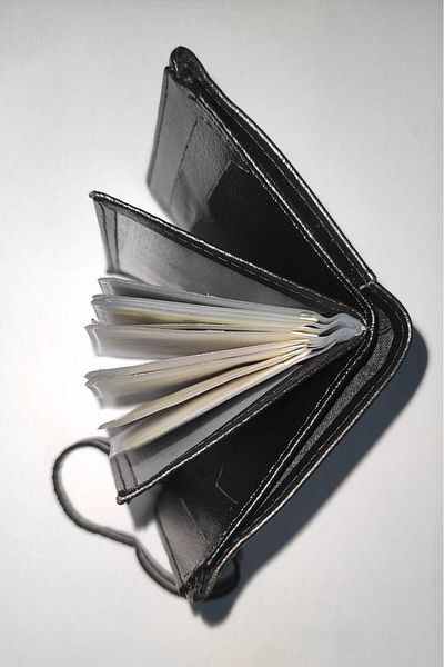 firdevsi hobi leather look vertical rubber card holder wallet
