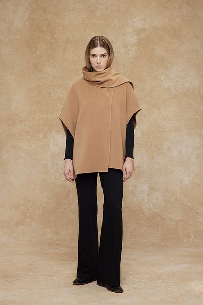 Manuka ŠÁTEK CACHET PONCHO CAMEL