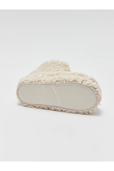 LC Waikiki LCW STEPS Pelüş Nakışlı Kız Çocuk Ev Botu