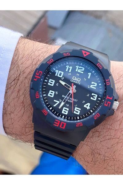 Q&Q VR91J999YW Waterproof Men's Wristwatch with Silicone Cord
