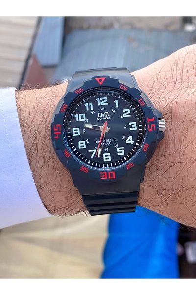 Q&Q VR91J999YW Waterproof Men's Wristwatch with Silicone Cord