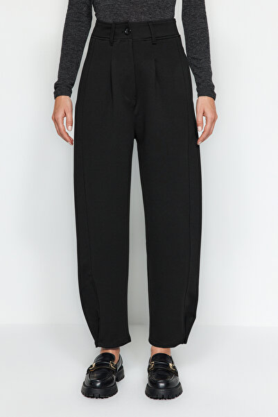 Trendyol Collection Černé plisované kalhoty Interlock s vysokým pasem a širokým střihem - TWOAW24PL00143