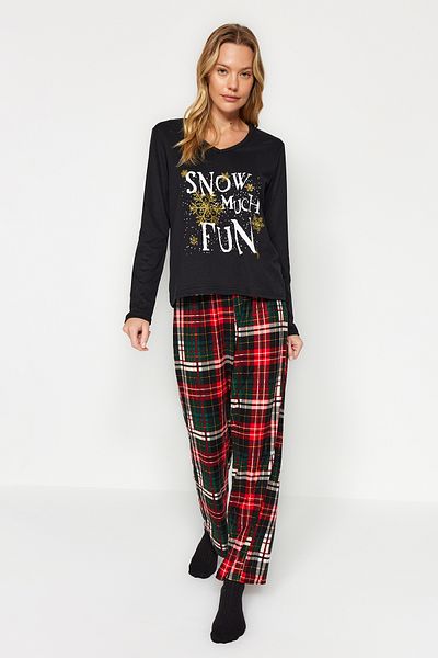 Trendyol Collection Set de pijamale cu tricou și pantaloni negru cu imprimeu slogan - THMAW24PT00095