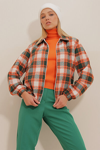 Trend Alaçatı Stili Women's Orange Patterned Zippered Elastic Waist Seasonal Bomber Jacket ALC-X10775