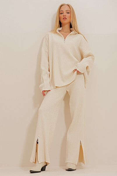 Trend Alaçatı Stili Cremefarbenes Strick-Doppelset aus Pullover und Hose mit Reißverschluss für Damen ALC-X10971