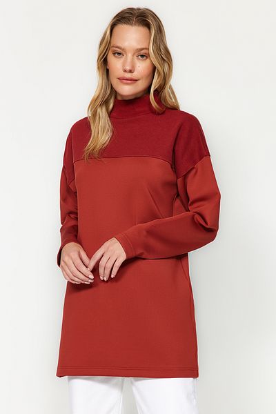 Trendyol Modest Gestricktes Oversize-Sweatshirt in Ziegelrot mit Farbblockdesign - TCTAW23UK00060