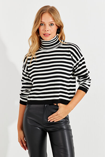 Cool & Sexy Women's Black-White Striped Fisherman Short Blouse YV201