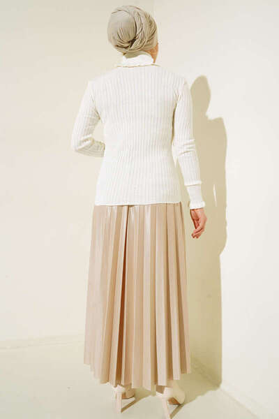 benguen 5016 Turtleneck Knitwear with Frilled Neck and Sleeves Bady Ecru