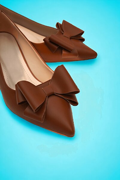 DURUNUN BUTİĞİ Rena Tan Bow (4cm) Boty se špičatou špičkou na podpatku