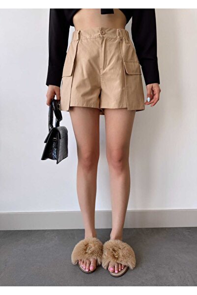 Sobe Kadın Bej Renkli Yanlarda Kargo Cep Detaylı Mini Şort