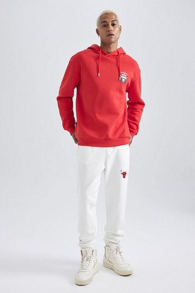 DeFacto سويت شيرت سميك بقلنسوة من Fit Nba Chicago Bulls Boxy Fit