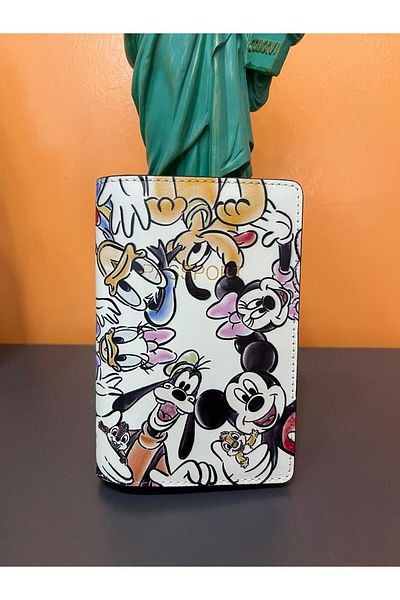 Seyahataksesuar Disney design themed leather passport cover