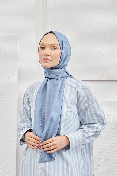 ARMANDA ITALIAN JACQUARD GEOMETRIC PATTERN SWALL
