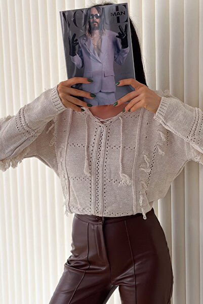 FEMELLE Women's Beige Tassel Knitwear Sweater