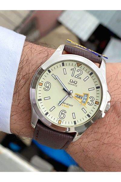 Q&Q Q811J9016Y Cream Color Dial Calendar Leather Cord Classic Men's Wristwatch